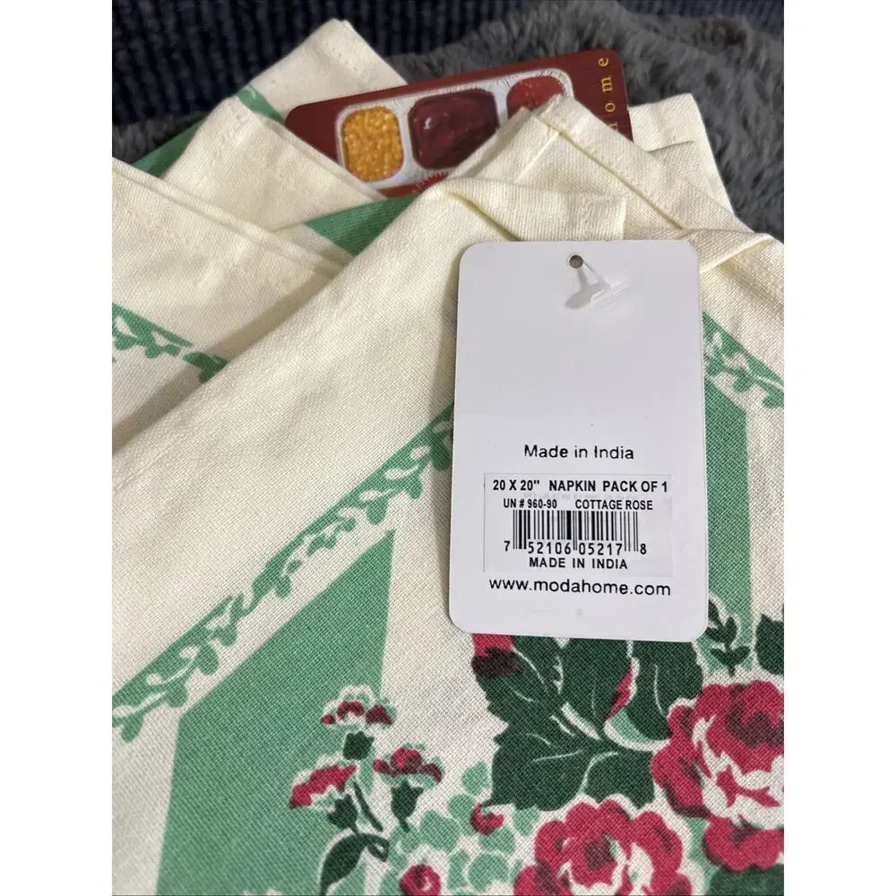 Moda Home Cottage Rose Fabric Tablecloth And 6 Napkins 52X52